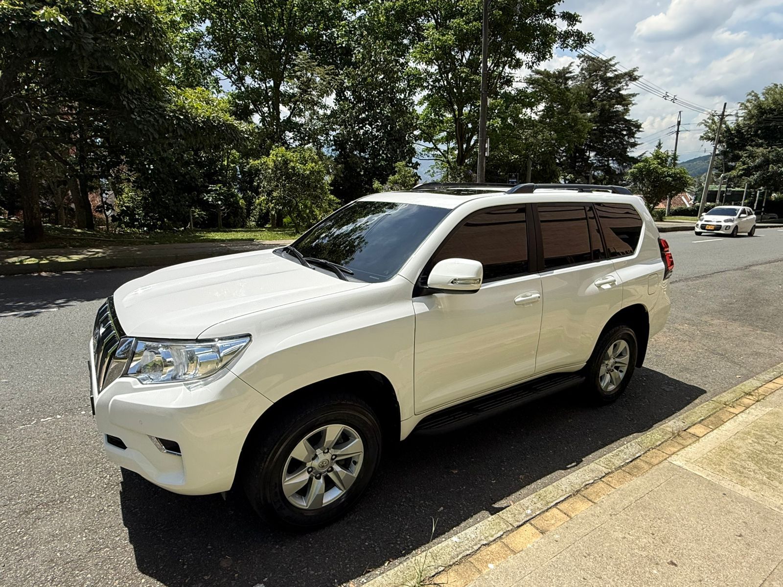 TOYOTA PRADO