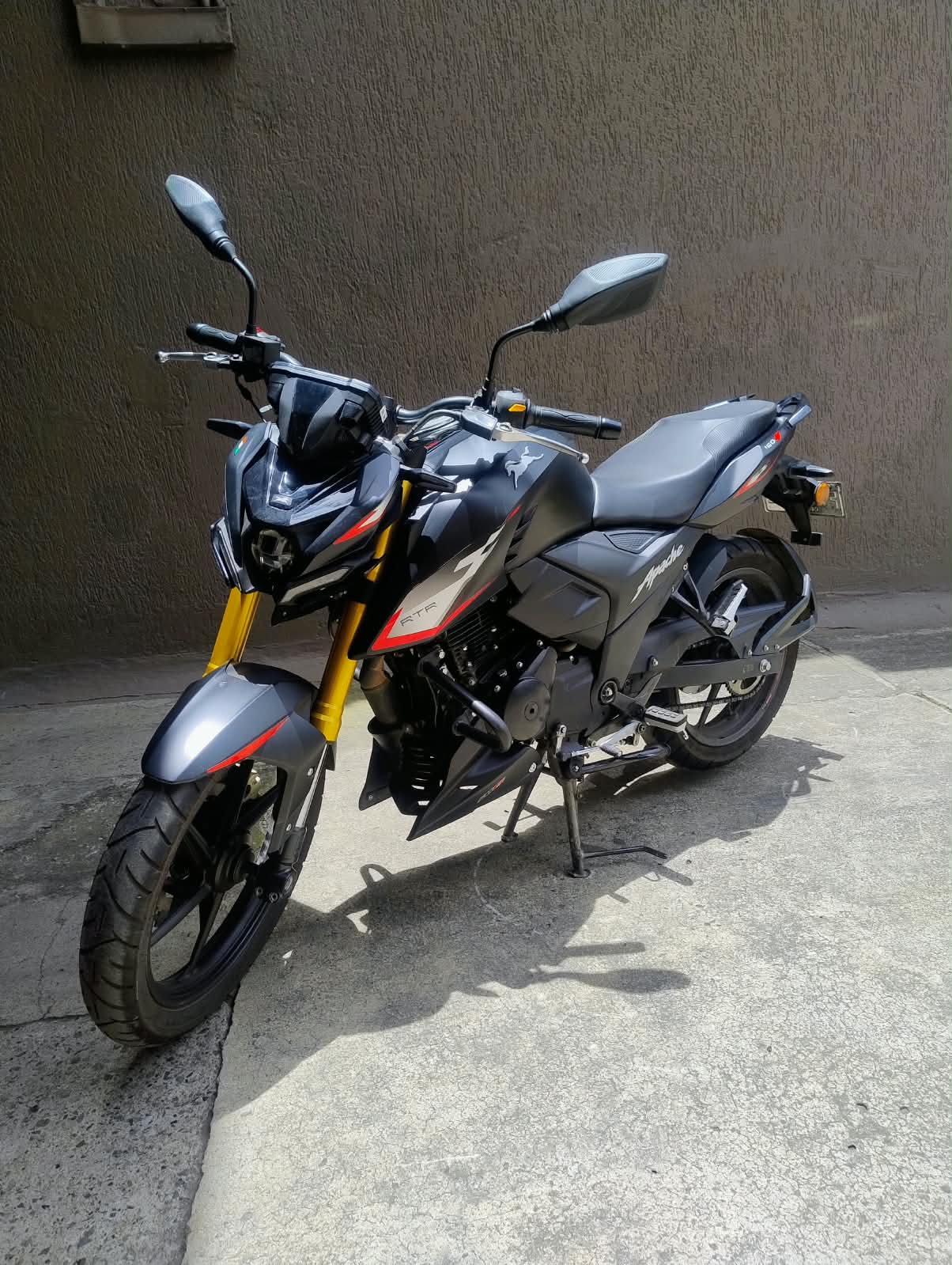 APACHE RTR 200 4V XC FI ABS